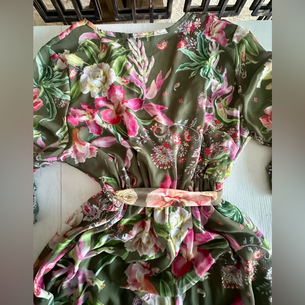 Floral Wrap Dress with Ruffled Sleeves - size M - Picture 6 of 6